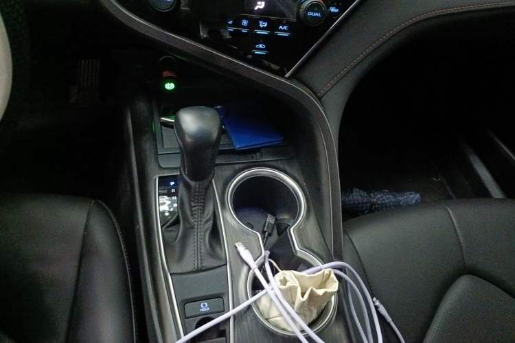 Used Toyota Camry 2021 2.0G Luxury Edition Gear Lever