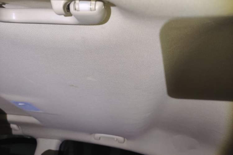 Used Buick Encore 2013 1.4T Automatic All-Wheel Drive Flagship Edition Headliner