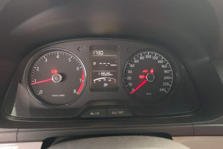 Used Volkswagen Lavida 2013 Revised Classic 1.6L Manual Fashion Edition
