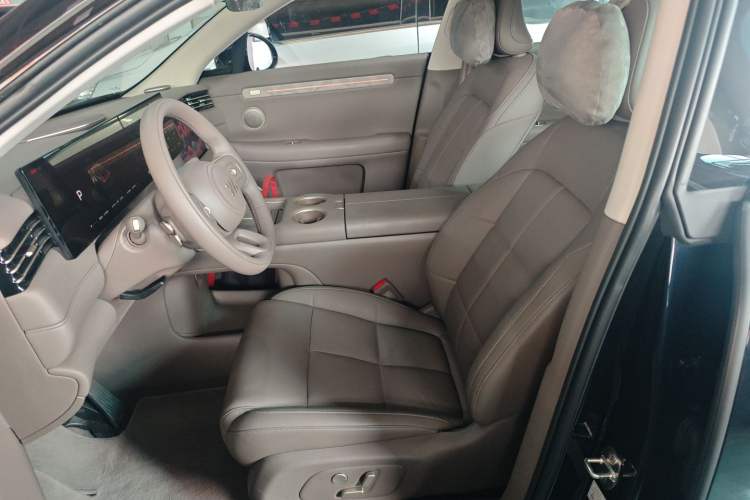 Used IM LS6 2026 Model Range-Extending 66 Max+ Left Front Seat