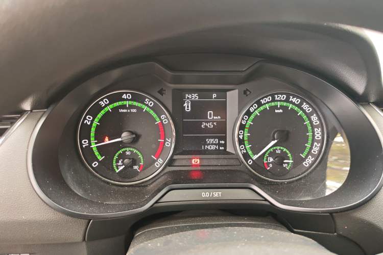 Used Skoda Octavia 2018 1.6L Automatic Comfort Edition Instrument Cluster