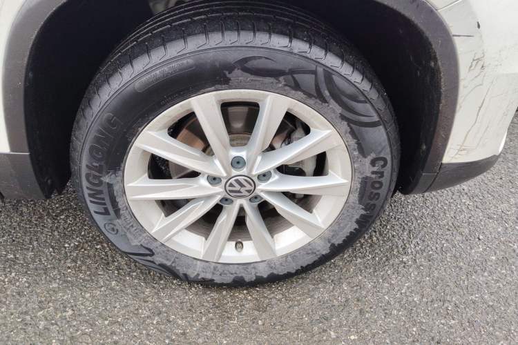 Used Volkswagen Tiguan 2017 300TSI Automatic Two-Wheel Drive Silk Road Comfort Edition Right Front Wheel Hub