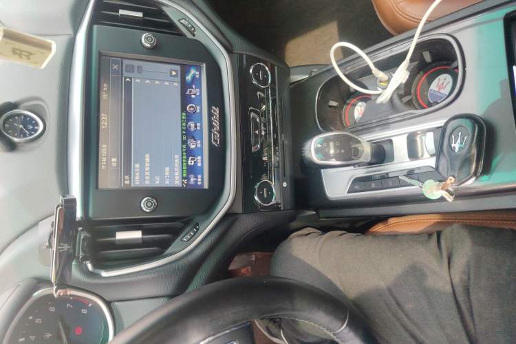 Used Maserati Ghibli 2014 3.0T Standard Edition Audio And AC Panel