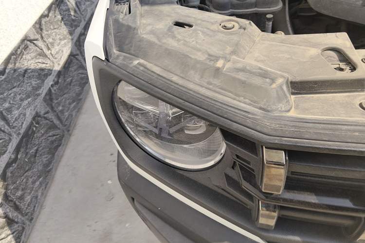 Used Haval X DOG 2022 1.5T DCT Two-Wheel Drive Trendy & Cool Edition Right Front Headlight