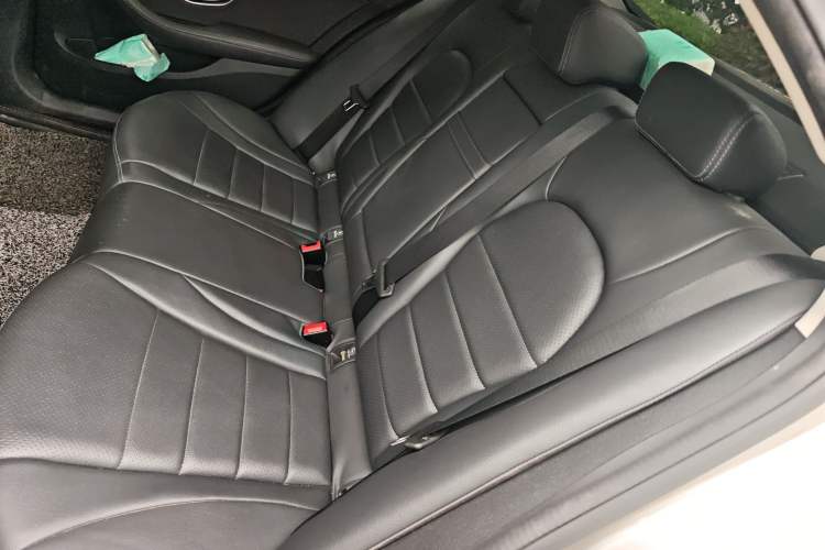 Used Mercedes-Benz C-Class 2019 C 180 L Fashion Edition Sport Version Left Rear Seat