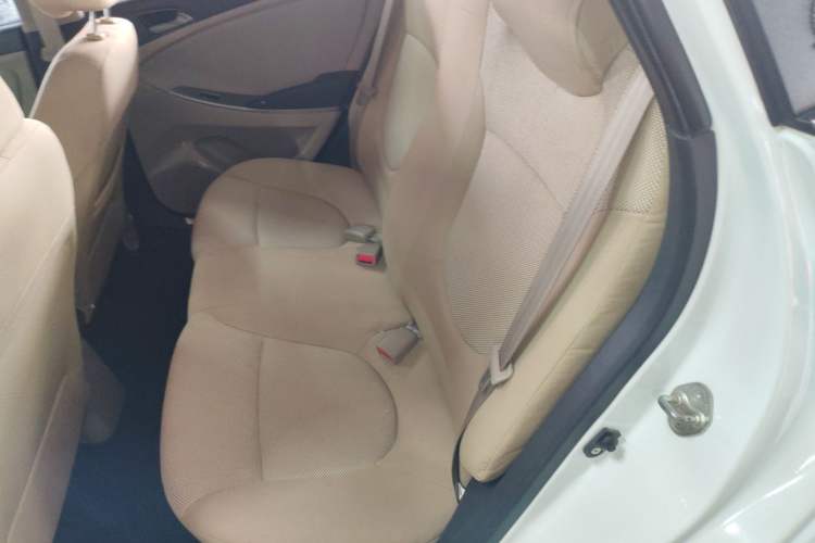 Used Hyundai Verna (older generation) 2014 1.4L Manual Smart GLS Trim Left Rear Seat