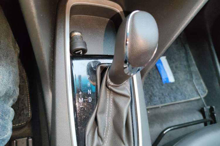 Used Chevrolet Cavalier 2019 320 Automatic Xinyue Edition Gear Lever