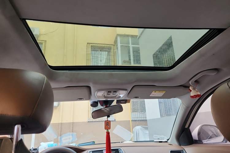 Used BAIC Weiwang S50 2016 1.5T Manual Lede Flagship Edition Headliner