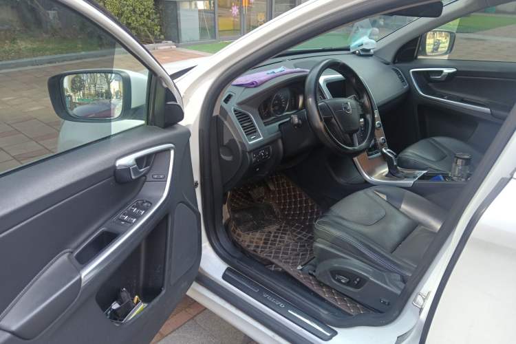 Used Volvo XC60 2017 T5 Smart Upgrade Edition
