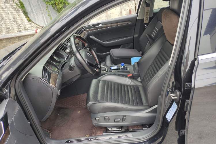 Used Volkswagen Magotan 2018 Facelift 330TSI DSG Luxury Model Left Front Seat