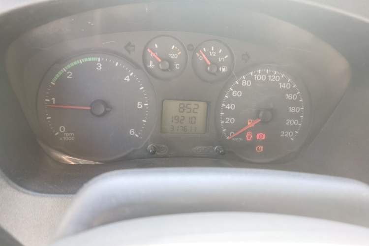 Used Ford Transit Custom 2009 2.4T Diesel Standard Version Short Wheelbase Mid-Roof China Stage III