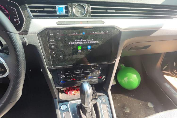 Used Volkswagen Magotan 2023 2 Million Units Commemorative Edition 330TSI DSG Luxury Version Audio And AC Panel