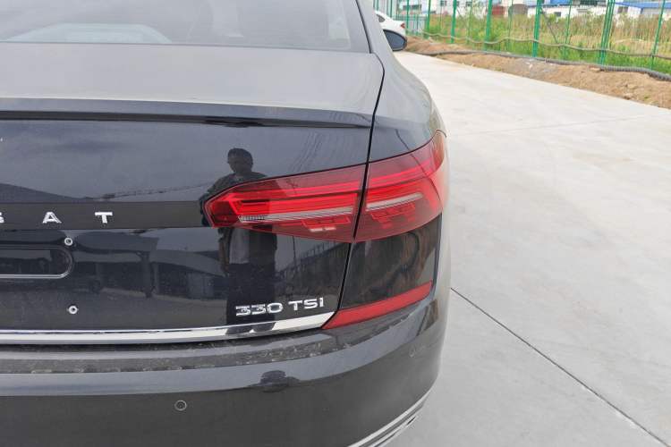 Used Volkswagen Passat 2019 330TSI Luxury Edition China VI Standard Right Rear Taillight