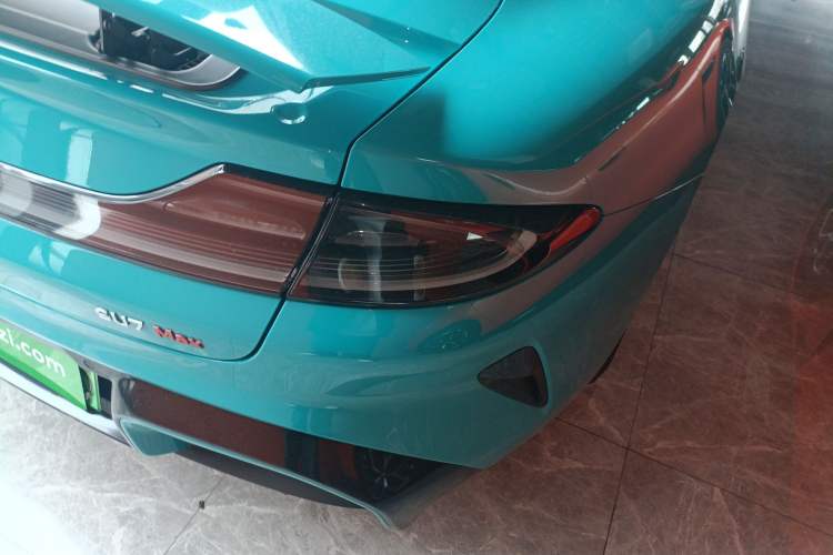 Used Xiaomi Auto SU7 2024 Four-Wheel Drive Ultra-Long Range Advanced Intelligent Driving Max Edition Exterior 3