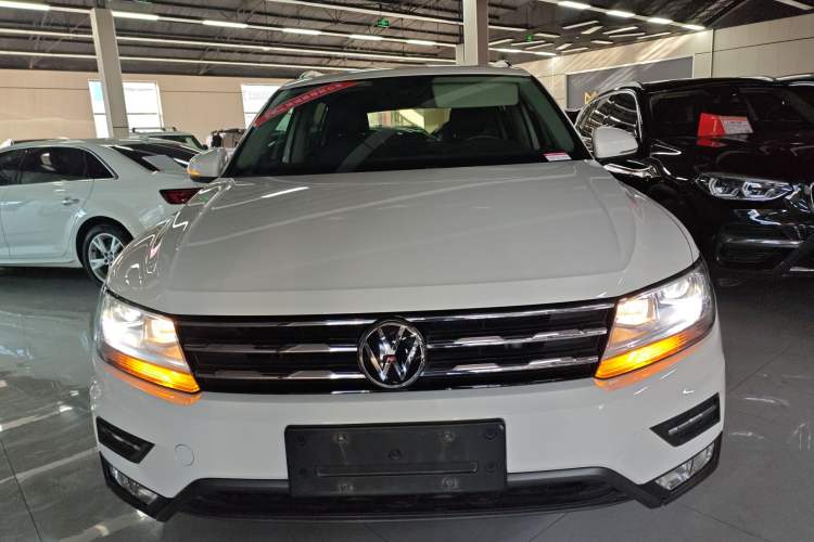 Used Volkswagen Tiguan L 2020 330TSI Automatic Two-Wheel Drive Panoramic Comfort Edition China VI Standard
