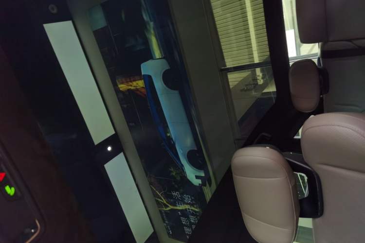 Used Lynk & Co Z10 2025 95 kWh 766 km Range Rear-Wheel Drive Max
