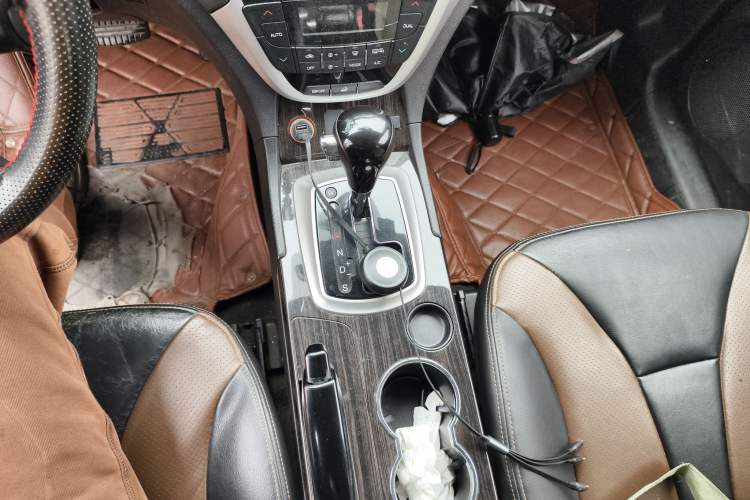 Used GAC Trumpchi GS5 Super 2015 2.0L Automatic Two-Wheel Drive Elite Edition Gear Lever