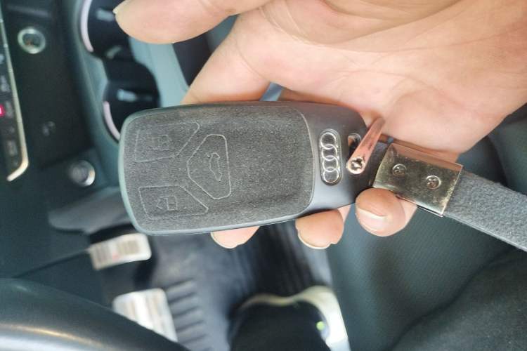 Used Audi A4L 2022 40 TFSI Luxury Dynamic Model Vehicle Key