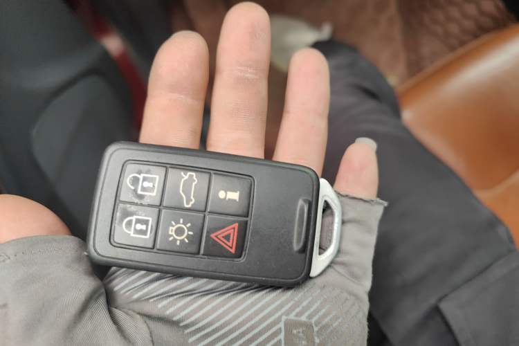 Used Volvo V60 2014 T5 Zhiya Edition
