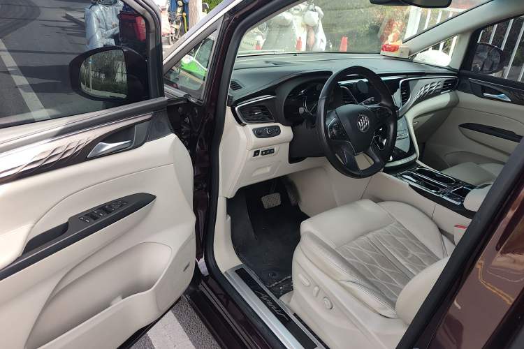 Used Buick GL8 2017 28T Avenir Avia National Emission Standard V