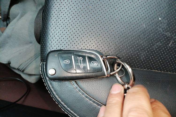 Used Subaru Forester 2016 2.0i Fashion Navigation Edition Vehicle Key