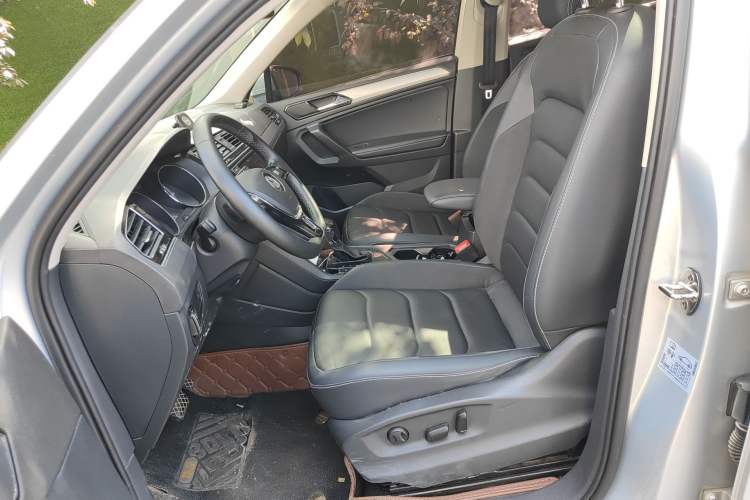 Used Volkswagen Tiguan L 2018 330TSI Automatic Two-Wheel Drive Luxury Edition Left Front Seat