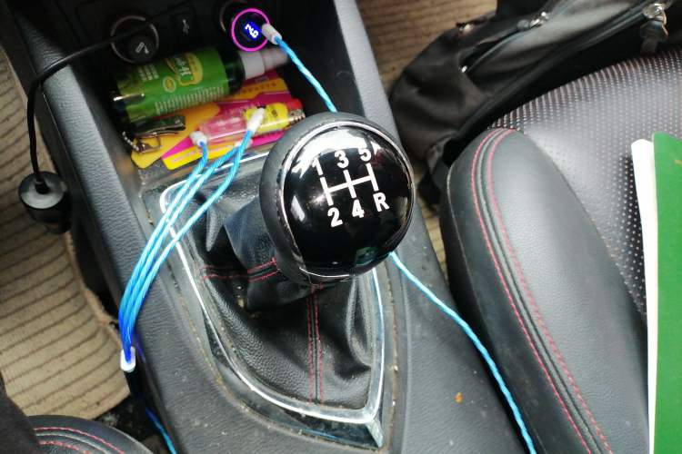 Used CHANGAN KAICHENG Oushang A600 2016 1.5L Manual Luxury 6-Seater Gear Lever