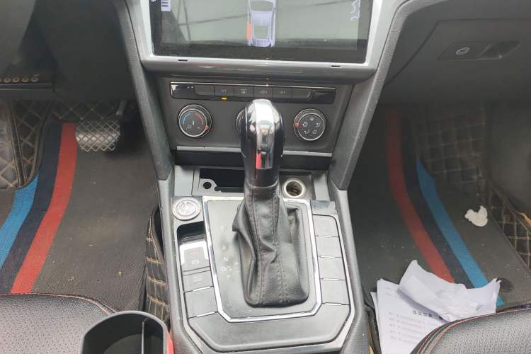 Used Volkswagen Lamando 2015 230TSI DSG Fashion Edition Gear Lever