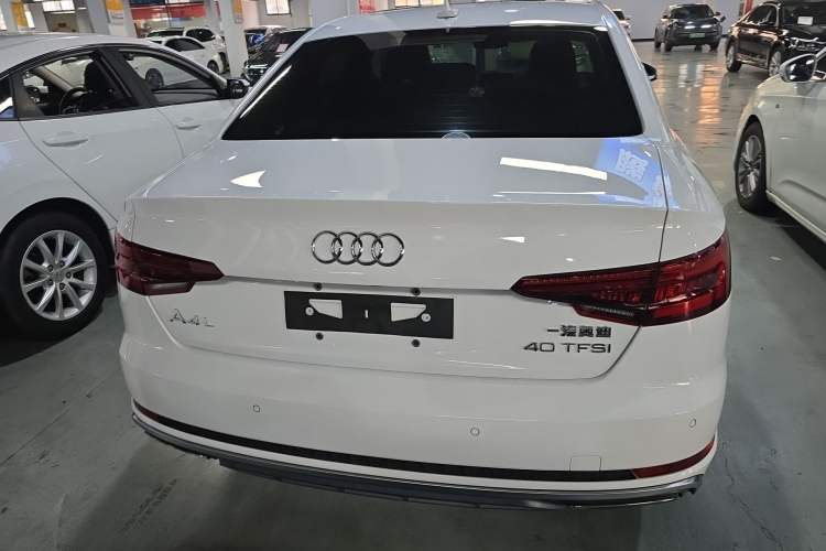 Used Audi A4L 2019 40 TFSI Fashion Edition China VI Emission Standard
