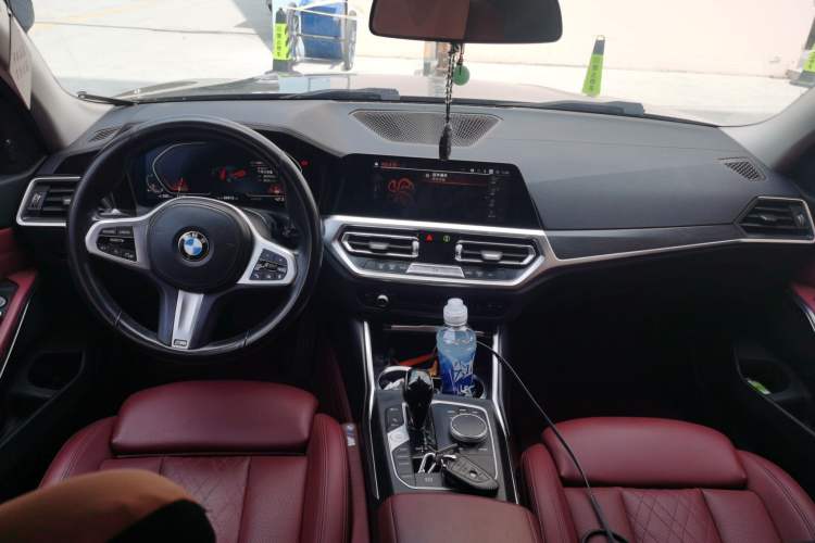 Used BMW 3 Series 2022 325i M Sport Package Center Console