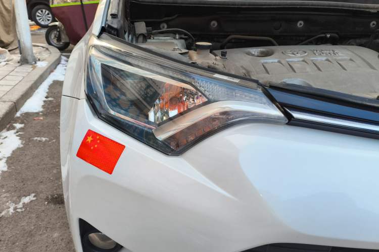 Used Toyota RAV4 2019 2.0L CVT Two-Wheel Drive Pioneer Edition China V Standard
