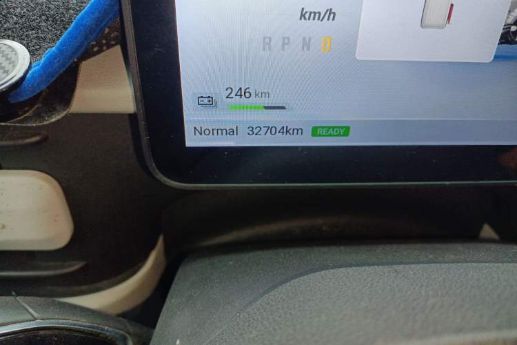 Used SAIC MAXUS Dana V1 2025 V1+ Long Wheelbase Low-Roof Multi-Function Version (62 kWh)
