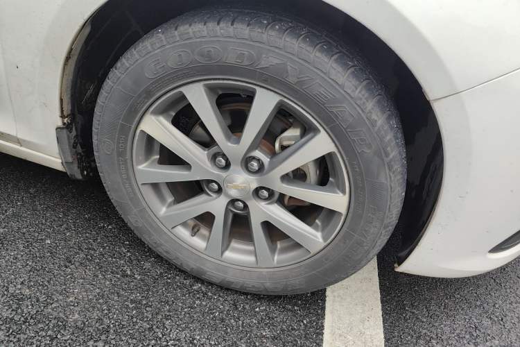 Used Chevrolet Malibu 2016 2.4L Automatic Luxury Edition Right Front Wheel Hub