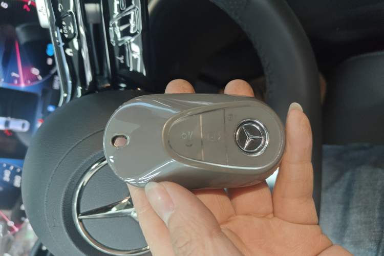 Used Mercedes-Benz C-Class 2022 Restyled C 260 L Sport Edition Vehicle Key