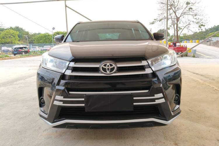 Used Toyota Highlander 2018 2.0T Two-Wheel Drive Elite Edition 7 Seats China VI Standard Front