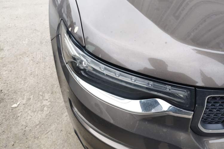 Used Jeep Grand Commander 2018 2.0T Four-Wheel Drive Premium Navigation Version China V
