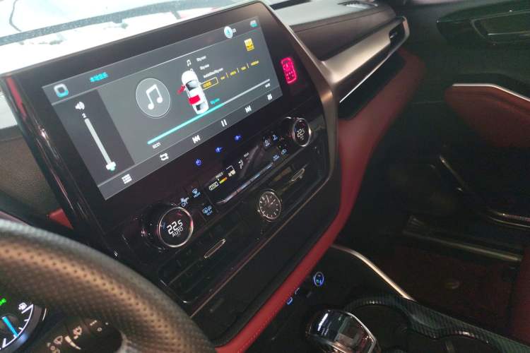 Used Toyota Highlander 2022 Dual-Engine 2.5L 4x4 Elite Edition 7-Seater Audio And AC Panel