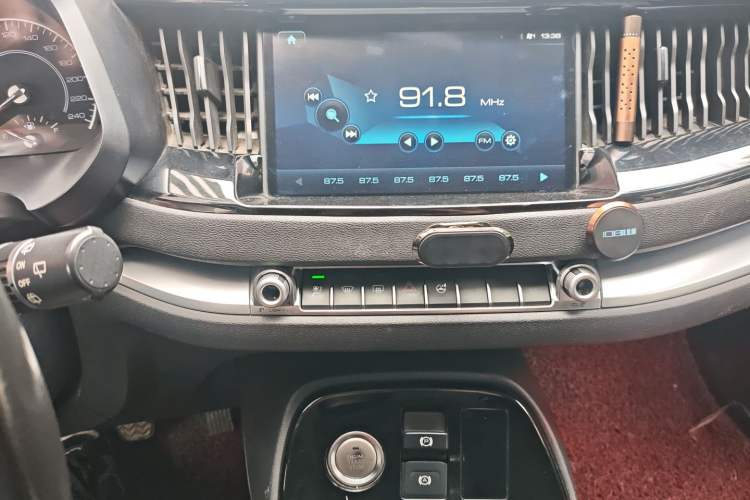 Used Haval H2s 2017 Blue Label 1.5T Manual Elite Model Audio And AC Panel