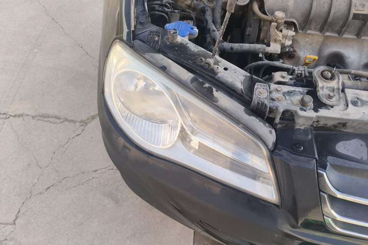 Used Hyundai Elantra 2011 1.6L Manual Comfort Version Right Front Headlight