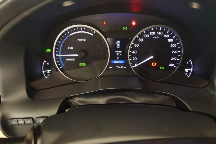 Used Lexus ES 2013 300h Elite Edition
