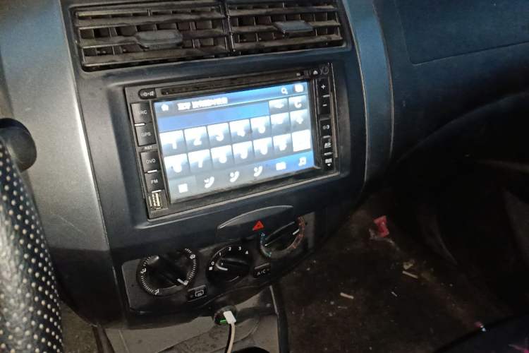 Used Nissan Livina 2010 Jingyue Edition 1.6L Automatic All-in-One Model Audio And AC Panel