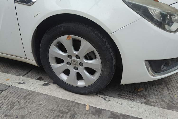 Used Buick Regal 2015 1.6T Leading Technology Model Right Front Wheel Hub