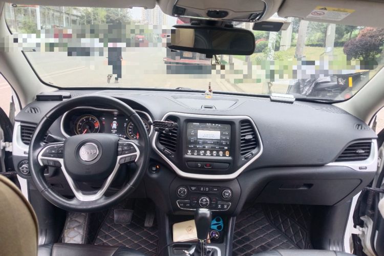 Used Jeep Cherokee 2017 2.0L Superior Edition