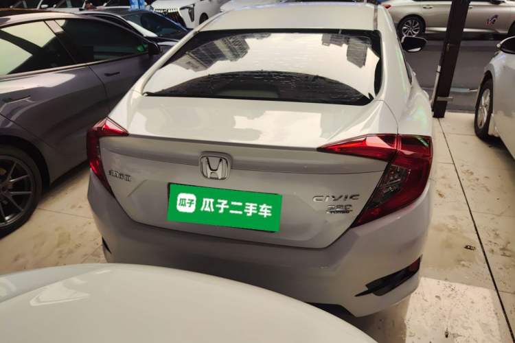 Used Honda Civic 2016 220TURBO CVT Luxury Edition
