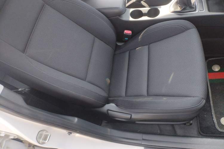 Used Hyundai Mistra 2014 1.8L Manual Comfort GL Model Right Front Seat