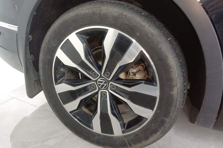 Used Volkswagen Tiguan L 2022 330TSI Automatic Two-Wheel Drive R-Line Enhanced Edition Right Rear Wheel Hub