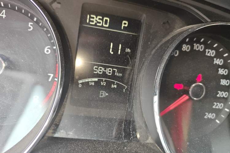 Used Volkswagen Gran Lavida 2015 230TSI DSG Comfort Edition
