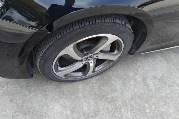 Used Mercedes-Benz E-Class 2018 Restyled E 300 L Sporty and Stylish Edition Exterior 4