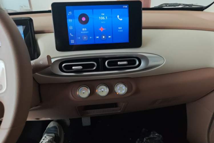 Used Wuling Hongguang MINIEV 2025 Four-Door Version Premium Edition Audio And AC Panel