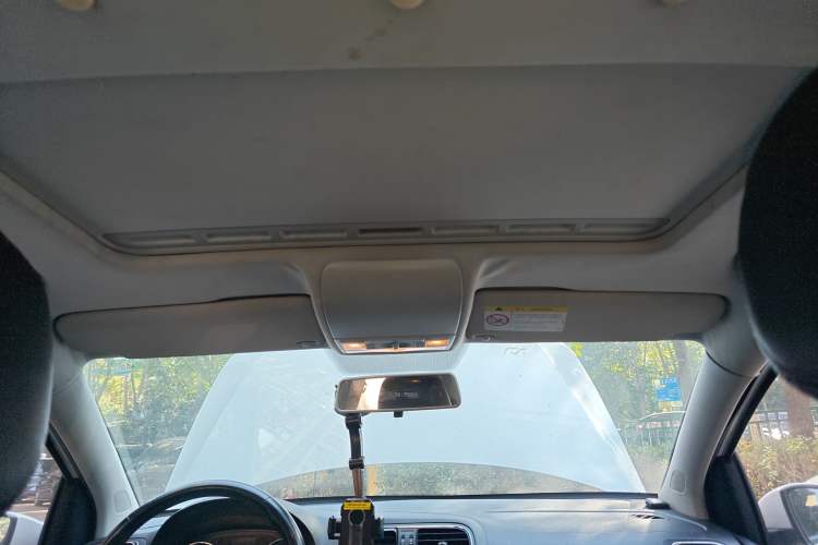 Used Volkswagen Polo 2016 1.6L Automatic Comfort Model
